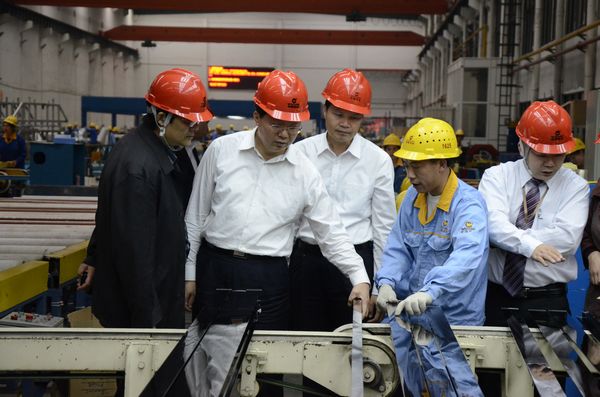 巴中市委书记李刚一行光临我司调查