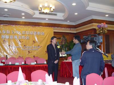 广东今年会jnh铝厂猎人车队签约之采访潘总