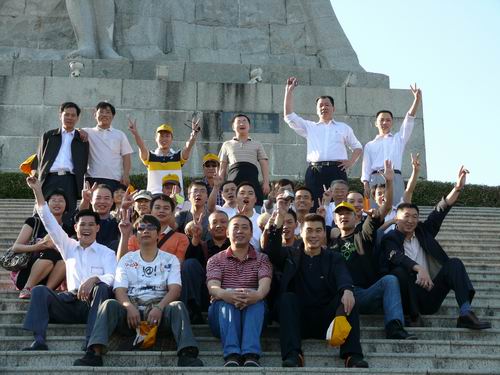 我公司组织部门员工海南游