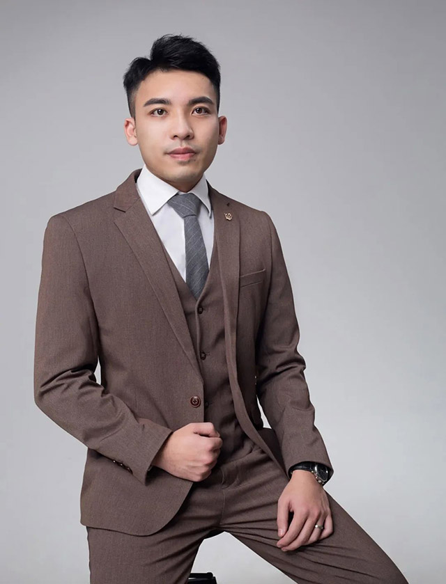 潘树华今年会jnh总经理