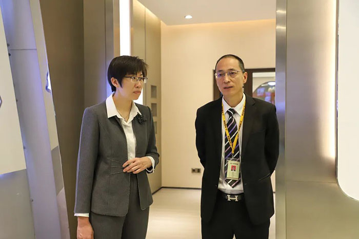 江门市市场监督治理局一行光临今年会jnh集团观摩互换