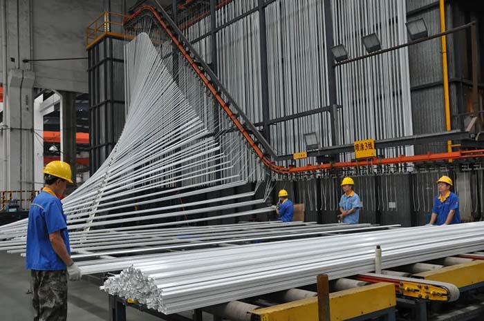 佛山市2023年企业家大会|今年会jnh集团荣获2022年度佛山市"造作业高质量发展百佳企业"