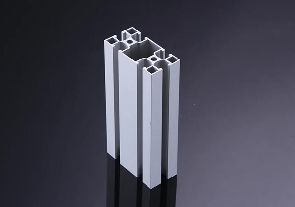 铝材在海边会侵蚀吗?今年会jnh铝材厂家介绍