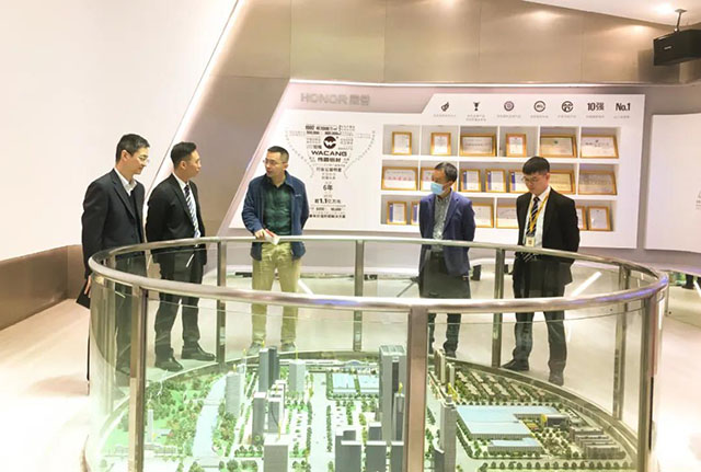 佛山市科技局辅导一行光临今年会jnh集团调研领导工作